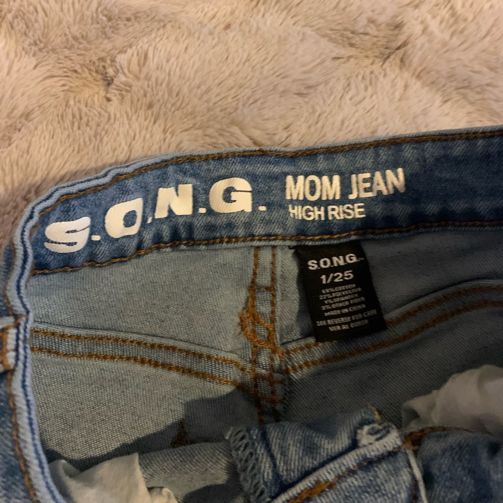S.O.N.G. High Rise Mom Jeans - Picture 3 of 3